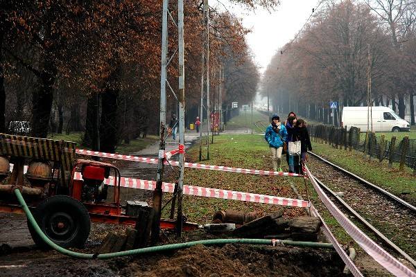 Wodociąg na ul. Wojska Polskiego jest jeszcze naprawiany.