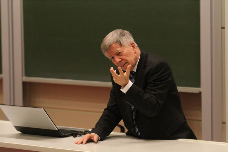 Prof. Jan Miodek.