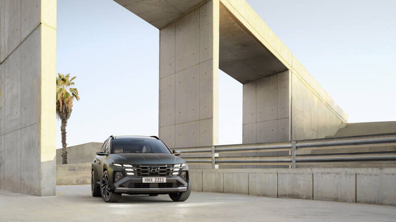 Czwarta generacja modelu Hyundai Tucson z początkiem przyszłego roku doczeka się face liftingu. To pierwsza modernizacja wyglądu bestsellerowego SUVa