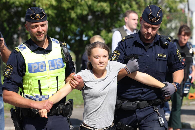 Greta Thunberg usłyszała wyrok sądu i po kilku godzinach znów trafiła w ręce policji.