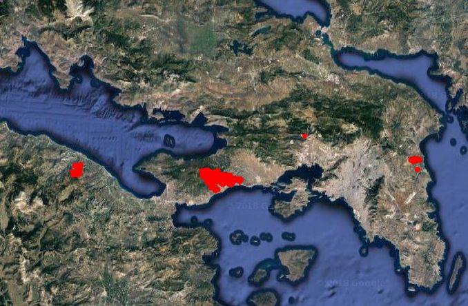 Czerwone plamy to miejsca, gdzie w Grecji szaleją pożary. Aktualną sytuację śledzić można na stronie http://effis.jrc.ec.europa.eu