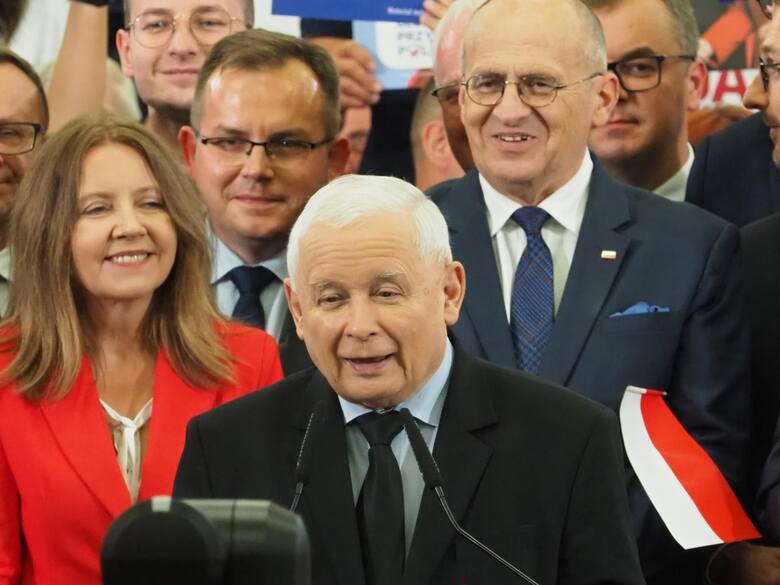 Kaczyński: Granice są dzisiaj bezpieczne, ale też trzeba jasno powiedzieć, że my jesteśmy w tej chwili w połowie drogi, jeżeli chodzi o budowę naszej