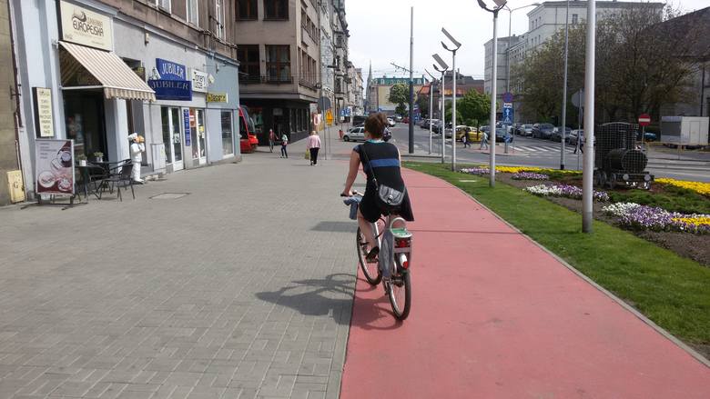 Testowaliśmy miejskie rowery w Katowicach. Są nieco zdezelowane, ale... ZDJĘCIA, WIDEO