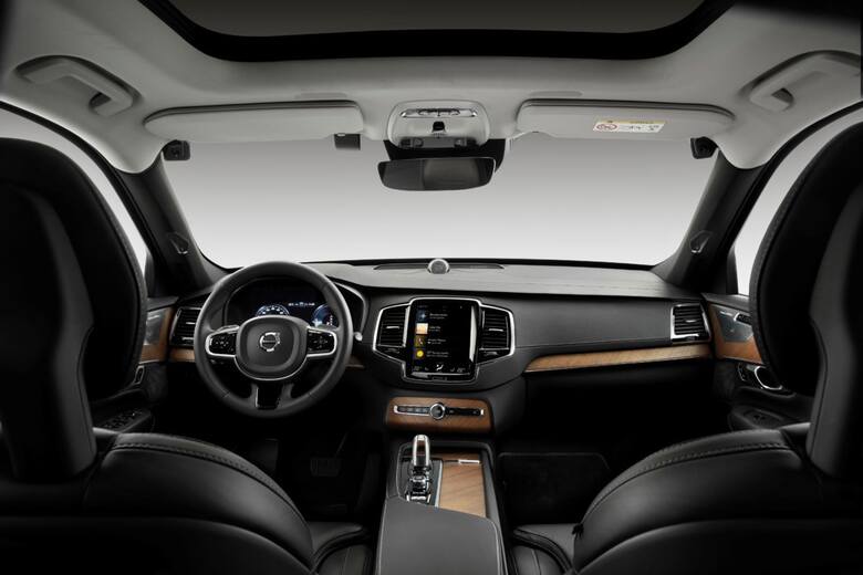Po tym jak na początku tego miesiąca, firma Volvo zapowiedziała wprowadzenie na wyposażenie seryjne swoich aut od roku 2021 ogranicznika prędkości maksymalnej