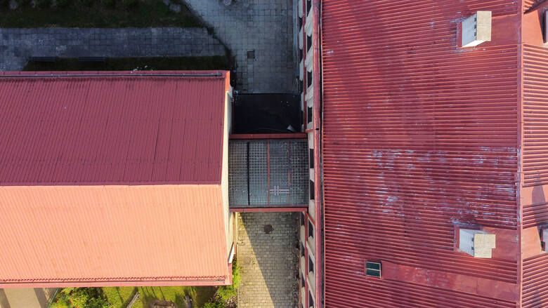 Zespół Szkół Ogólnokształcących w Kluczborku i zabytkowy świetlik w dachu