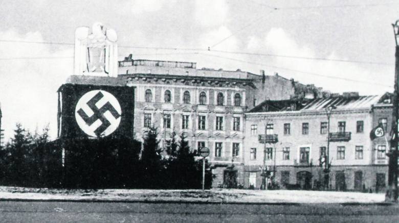 Tak wyglądał pl. Wolności w czasach okupacji niemieckiej. Dziś stoi tam pomnik Tadeusza Kościuszki