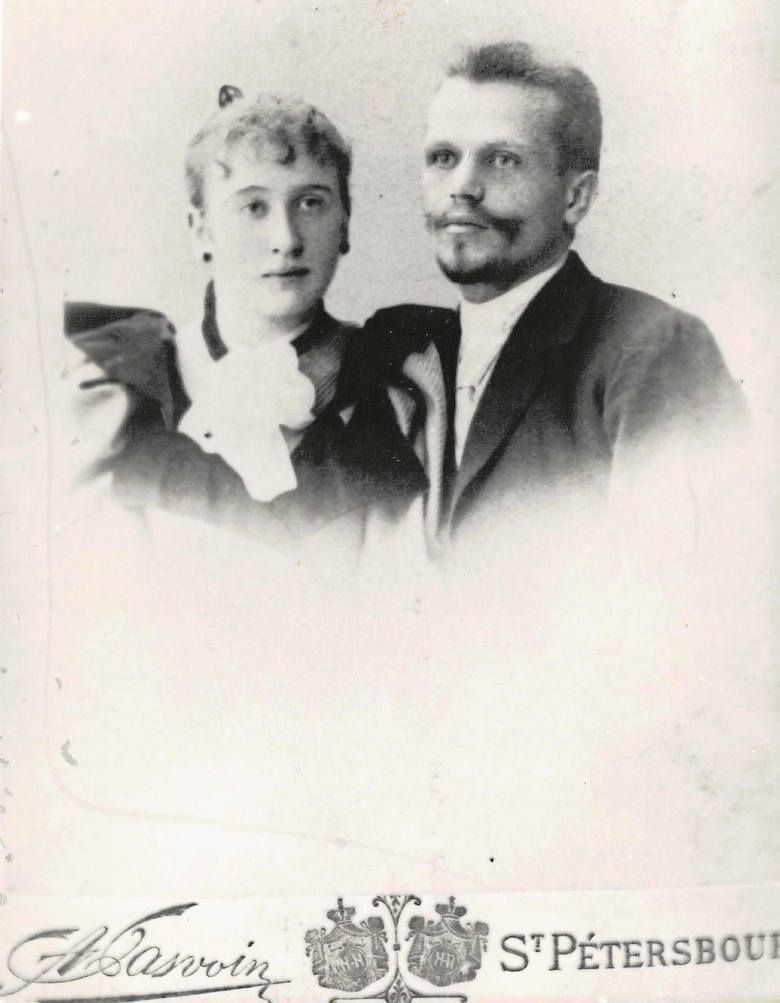 Antonina  i Stanisław Wolańscy, rodzice Kazimierza, Czesława i Jadwigi.