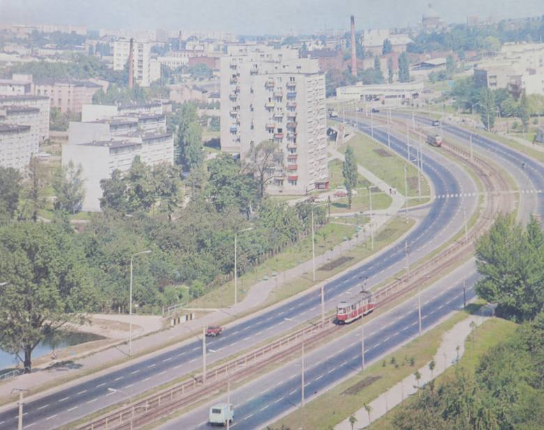 Łódź w latach 80 w czasie  karnawału Solidarności i stanu wojennego.