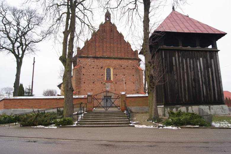 Złodziej włamał się na plebanię kościoła w Sierzchowach w gminie Cielądz