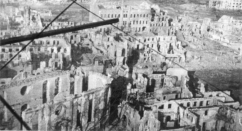 Tak po działaniach wojennych w 1945 r. wyglądał Kostrzyn. Miasto było morzem ruin.