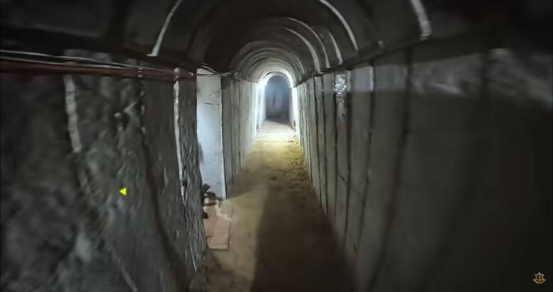 "Podziemna sieć" pod Strefą Gazy składa się z około 1,3 tys. tuneli, liczących razem - w przybliżeniu - 500 km długości, a niektóre