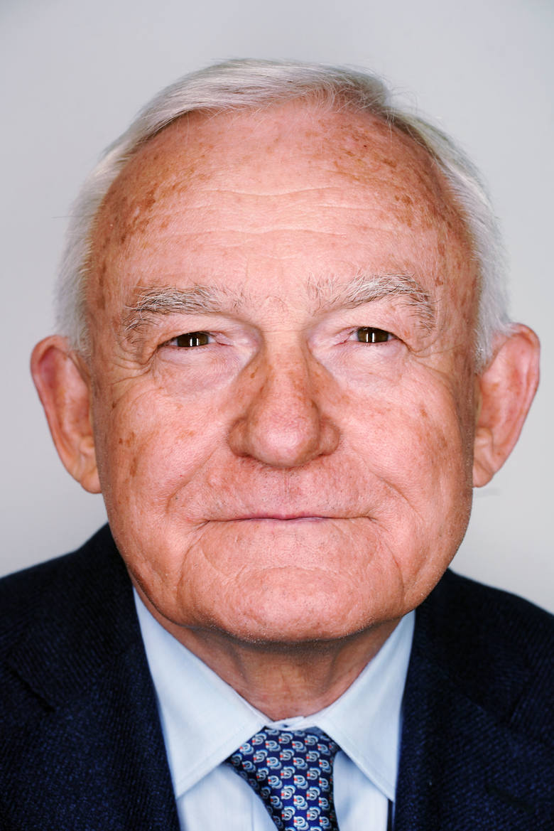 Leszek Miller (ur. 1946 r.) - były premier, jeden z twórców Sojuszu Lewicy Demokratycznej, dwukrotnie jego przewodniczący. Działacz PZPR w okresie PRL. Obecnie poseł do europarlamentu.
