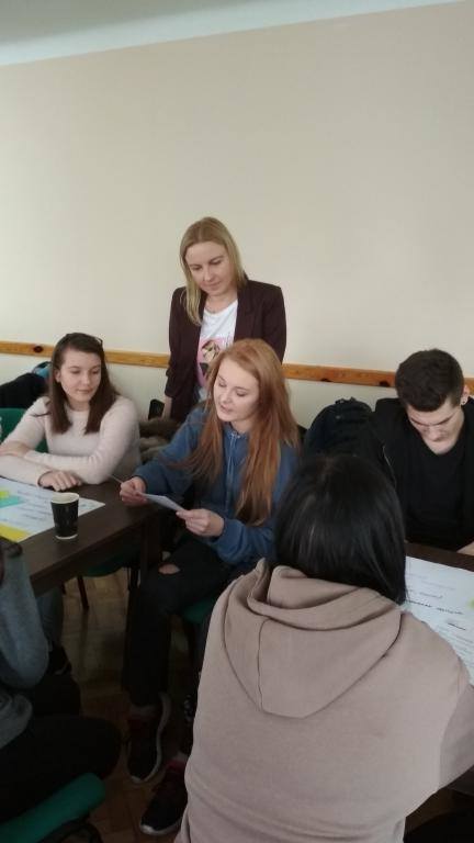 Uczniowie ZSP nr 2 w Łowiczu uczyli się, jak przekonać do siebie pracodawcę [ZDJĘCIA]