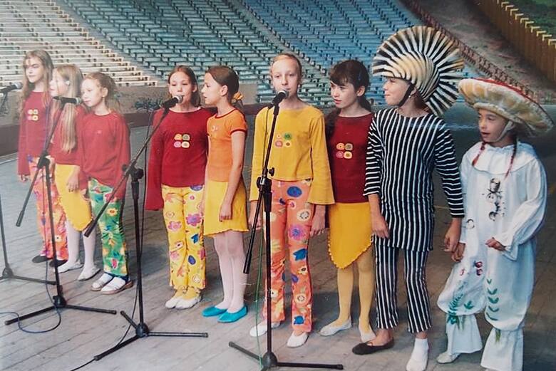 Daria jako zebra podczas koncertu Mini Studia Poezji i Piosenki w koszalińskim amfiteatrze (druga od prawej)