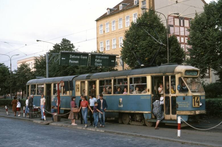 Podpis pod zdjęciem: 12 sierpnia 1984 r. Wagon 102Na nr 2019 na linii 14 we Wrocławiu.