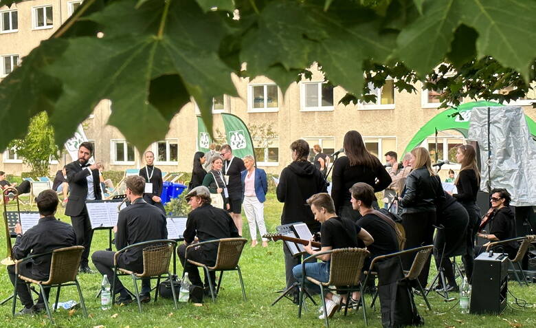 Otrzęsiny studentów pierwszego roku na Uniwersytecie Zielonogórskim odbyły się na polanie w kampusie B przy al. Wojska Polskiego