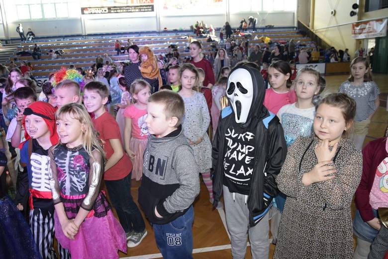 Bal Karnawałowy dla Dzieci w hali OSiR w Skierniewicach [ZDJĘCIA, FILM]