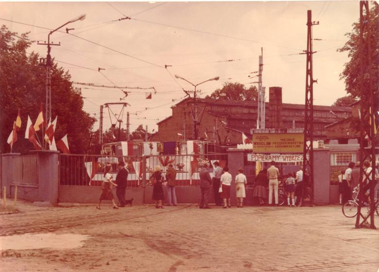 Zajezdnia Tramwajowa nr 6 Dąbie MPK we Wrocławiu przy ul. Wróblewskiego, koniec sierpnia 1980 r. 