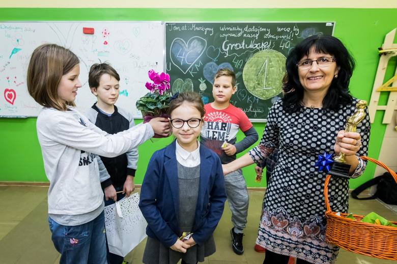 Krystyna Michalska (SP nr 64 Bydgoszcz) otrzymała aż 4302 i zwyciężyła w kategorii „Nauczyciel klas IV-VII i gimnazjum. Od uczniów w nagrodę dostała statuetkę przypominającą Oscara.