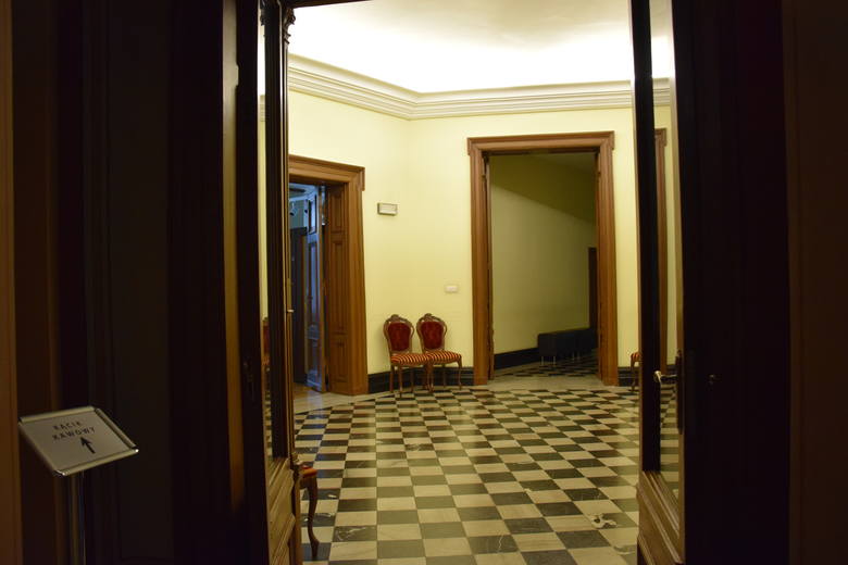 Pałac Ślubów Katowice jest przepiękny<br /> <br /> <iframe width="560" height="315" src="https://www.youtube.com/embed/l9HPvG6QxDI" frameborder="0" allowfullscreen></iframe>