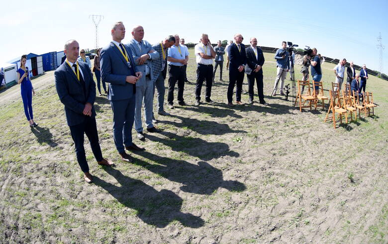 W czwartek 19 maja oficjalnie uruchomiono kolejne panele słoneczne na farmie fotowoltaicznej w Sulechowie.