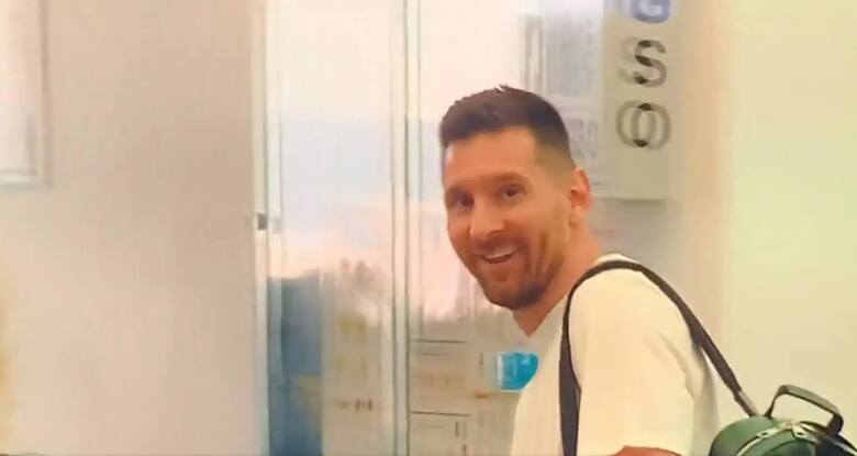 „Zostaw tych idiotów w Paryżu!”: fani Barcelony ekstrawagancko eskortowali Messiego do stolicy Francji. Xavi odniósł się do kolacji Leo