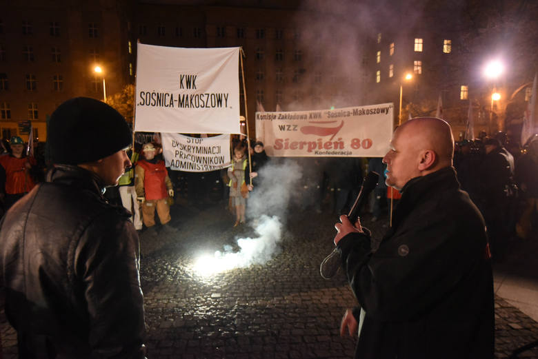 Strajk na Śląsku RELACJA LIVE Dominik Kolorz: widać światełko w tunelu [NOWE ZDJĘCIA]