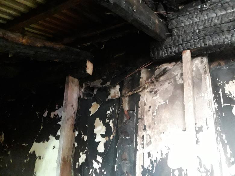 Pożar poddasza w budynku mieszkalnym w Skierniewicach