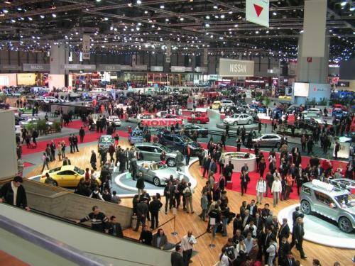 Fot. Ryszard Polit: Salon Samochodowy w Genewie przyciąga tłumy wystawców, dziennikarzy i publiczność.