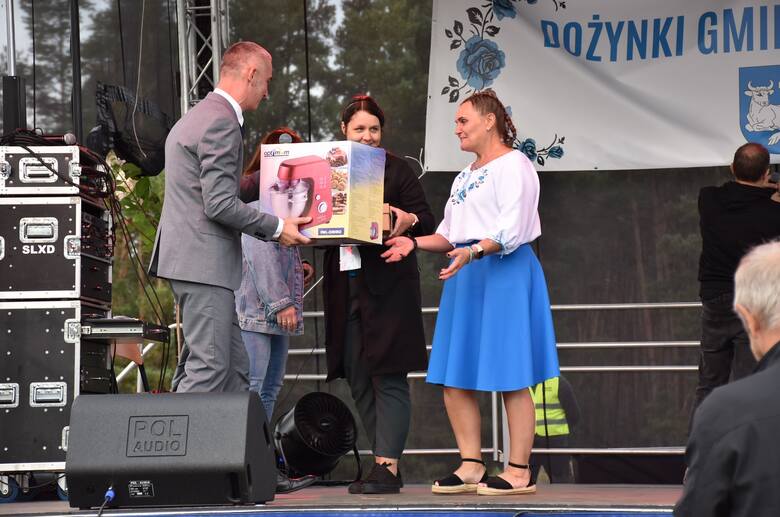 Pierwszą nagrodę w konkursie na najpiękniejszy wieniec otrzymało KGW w Polnicy.