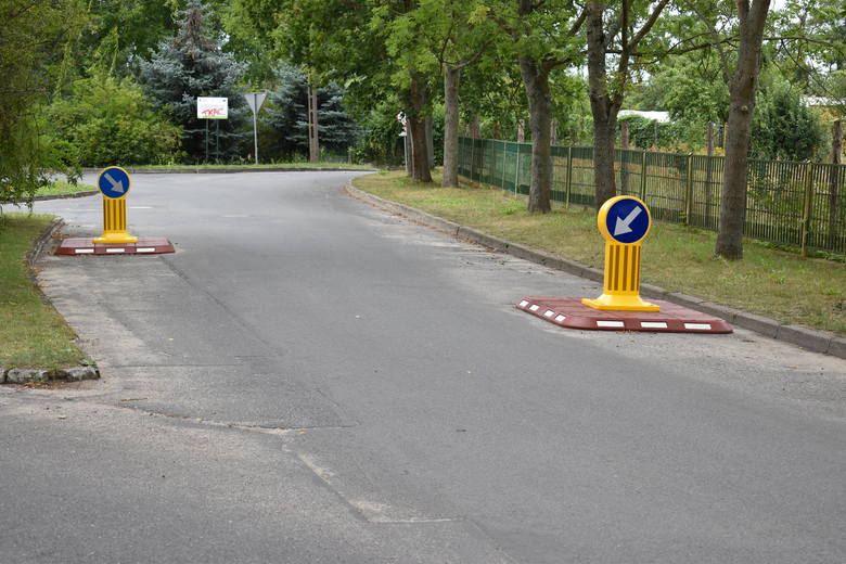 Spowalniacze na Parkowej w Krośnie Odrzańskim. W końcu droga przestanie być torem wyścigowym dla nieodpowiedzialnych kierowców?