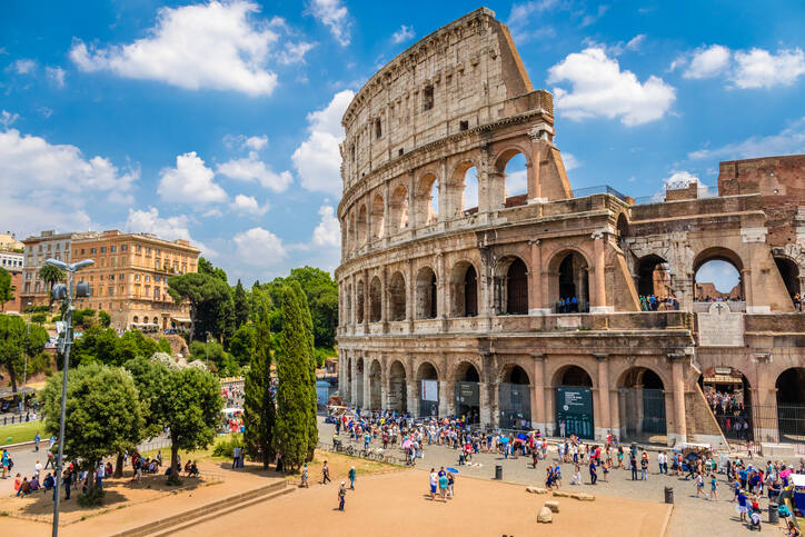 Widok na Koloseum w Rzymie
