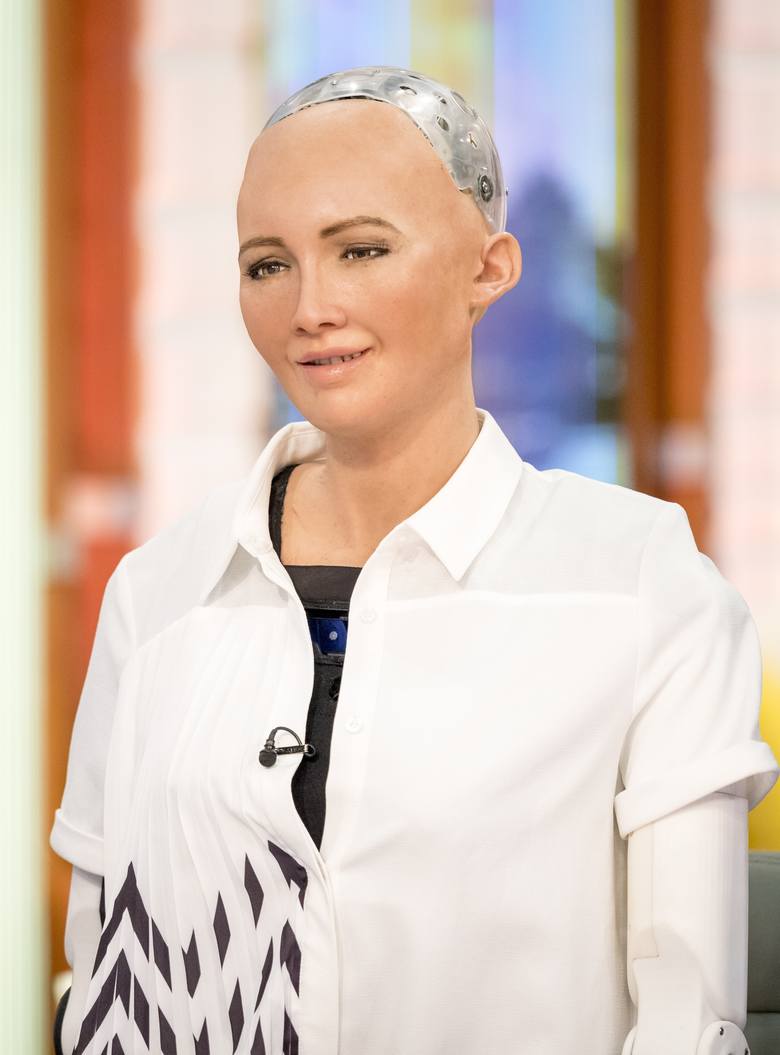 Sophia, czyli pierwszy robot z „ludzkim” obywatelstwem, ma niezwykle rozbudowaną mimikę twarzy, ale wciąż nie spełnia kryteriów rzeczywistej sztucznej