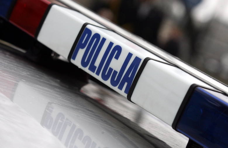 Policja przyznała kierowcy mandat karny w wysokości 600 złotych i 4 punkty karne.