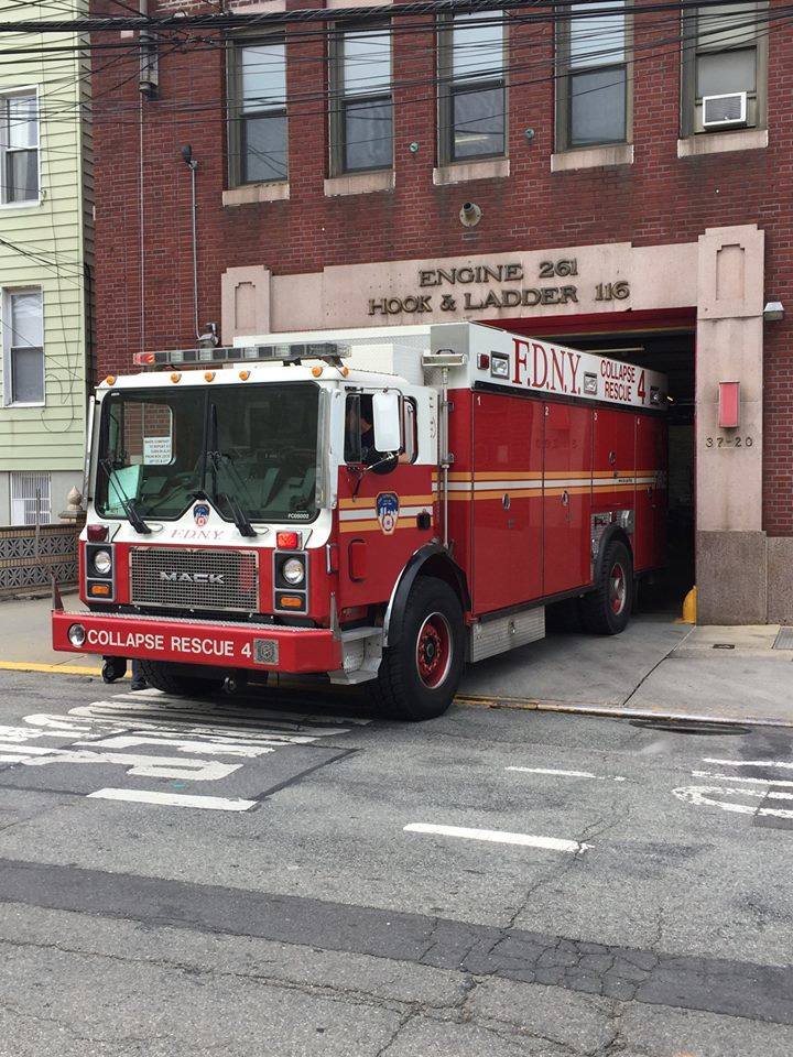 Zastępca naczelnika Ochotniczej Straży Pożarnej w odwiedzinach u strażaków w Nowym Jorku [ZDJĘCIA]