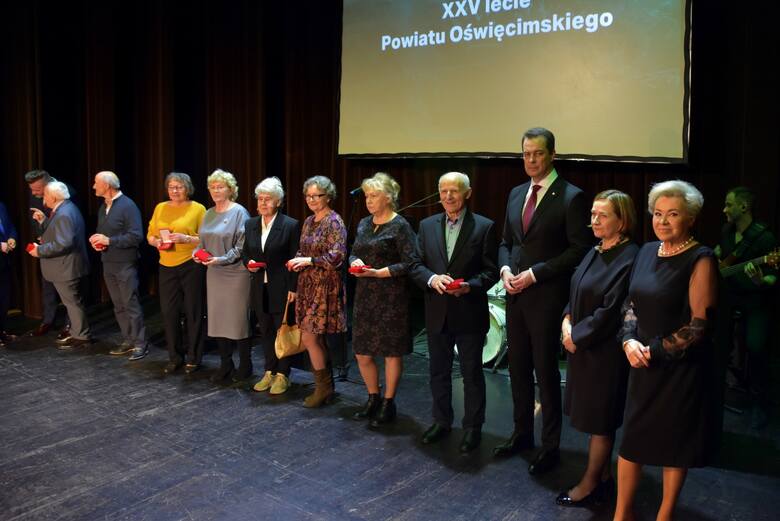 W Oświęcimskim Centrum Kultury odbyła się gala z okazji 25-lecia Powiatu Oświęcimskiego