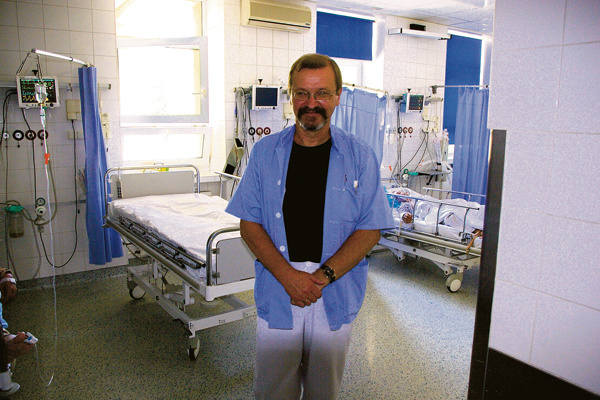 - W ciągu każdego miesiąca na oddział toksykologii trafia przynajmniej kilku pacjentów, którzy zatruli się dopalaczami - mówi dr Jacek Rzepecki. 
