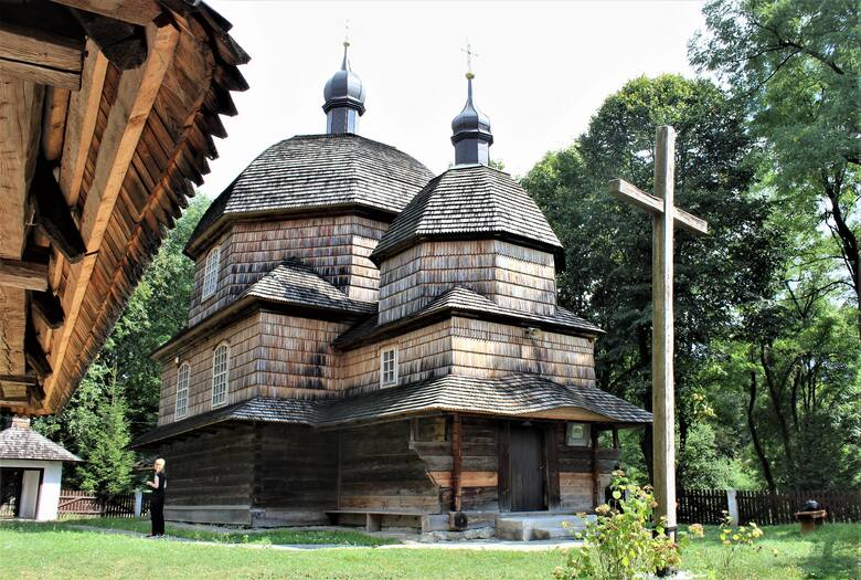 Zabytkowa cerkiew w Hrebennem. 