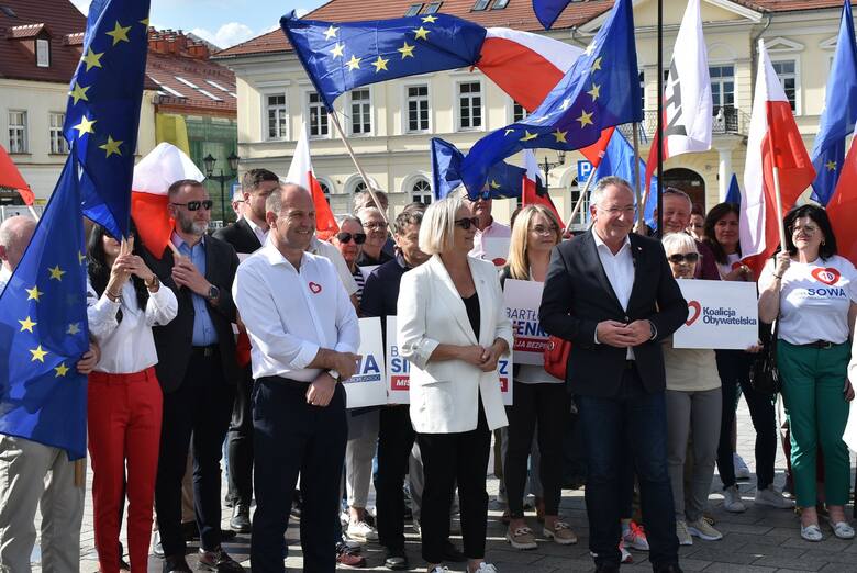 Na Rynku w Oświęcimiu odbył się wiec Koalicji Obywatelskiej przed wyborami do Parlamentu Europejskiego. Zobacz zdjęcia