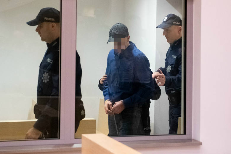 Za wybuch na Dębcu odpowiada Tomasz J. Prokuratura oskarżyła go o zabójstwo pięciu osób i usiłowanie zabójstwa kolejnych 34 osób. W piątek ruszył jego proces.
