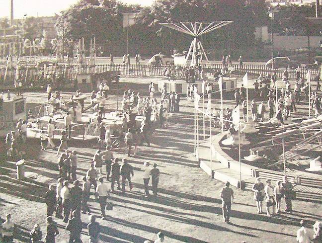 Rok 1971. W PRL-u, na pustym placu przy ul. Armii Czerwonej (obecnie ul. Ferdynanda Focha), stawał lunapark lub cyrk.