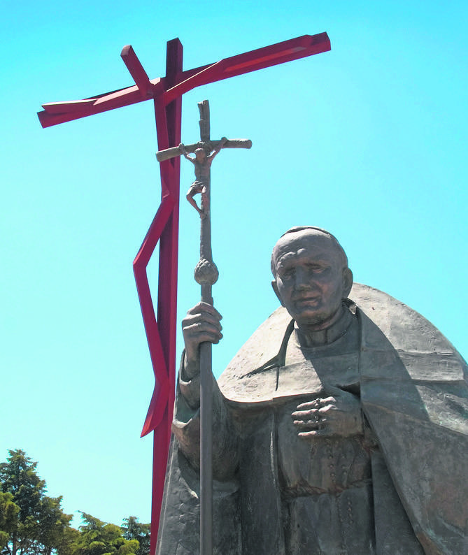 Posąg Jana Pawła II w Fatimie