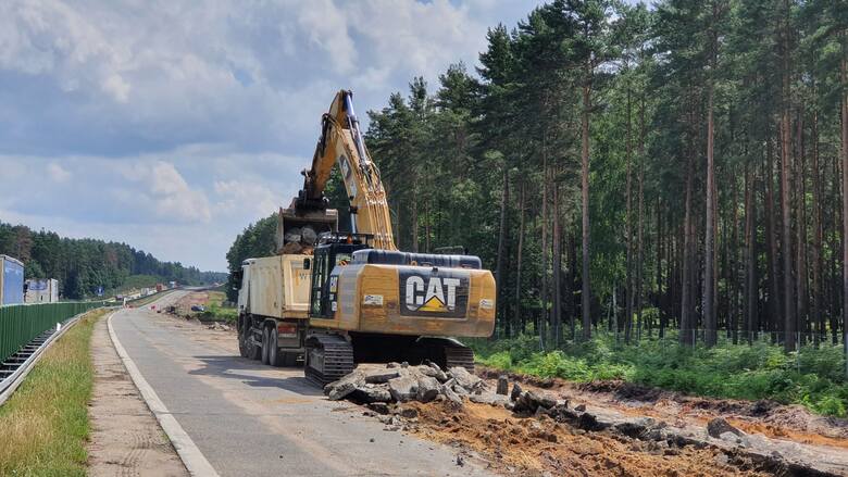 Przebudowa drogi krajowej nr 18 do klasy autostrady A18 na terenie Dolnego Śląska: Golnice - granica województwa. Prace wykonywane podczas wakacji 2021
