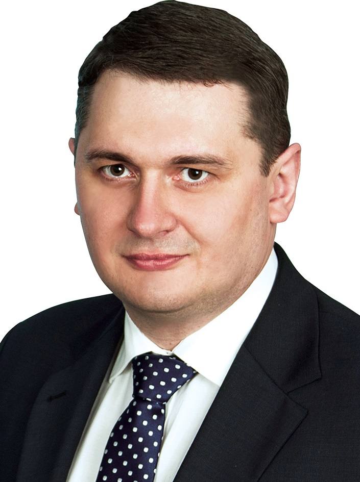 Krzysztof Kielec - prezes. Robi doktorat z ekonomii.