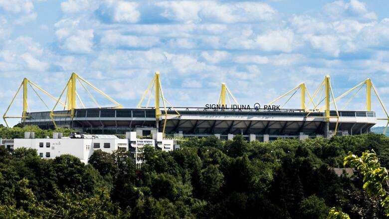 Widok na stadion Signal Iduna Park w Dortmundzie