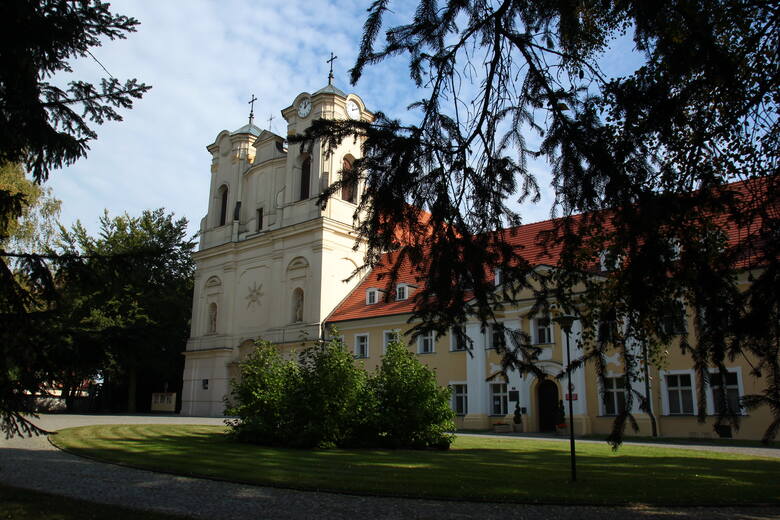 Obra pocysterski klasztor 