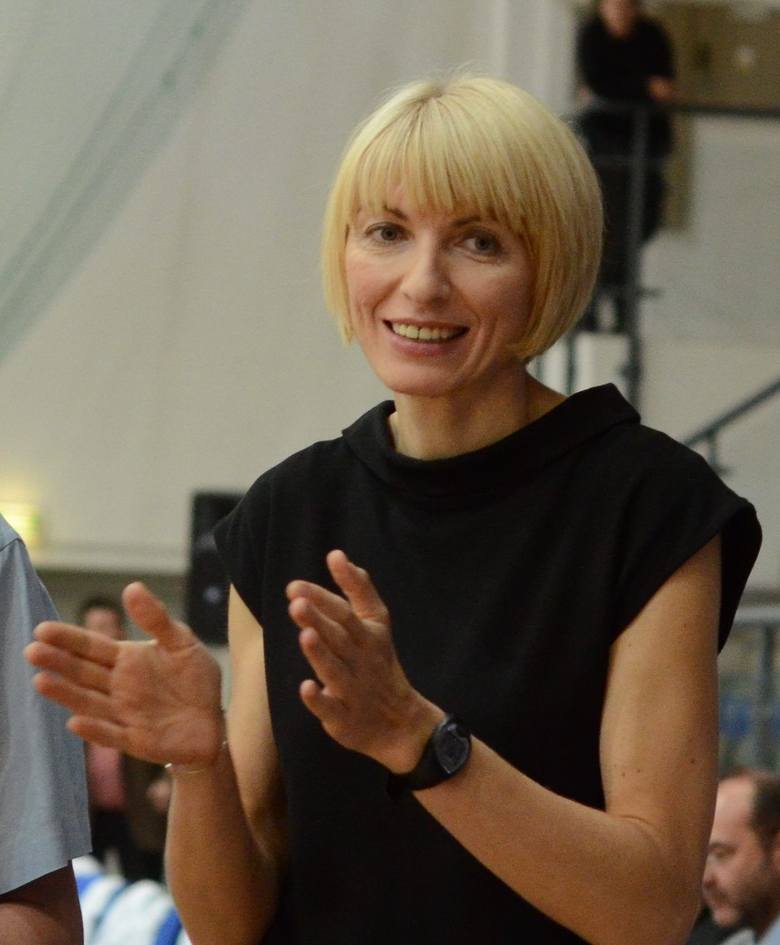 Elżbieta Nowak jest asystentką trenera koszykarek Widzewa.