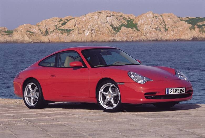 Kiedy w 1997 roku debiutowało pierwsze Porsche 911 chłodzone cieczą, oznaczone kodem 996, puryści narzekali, że to już „nie to samo”. Z dzisiejszej perspektywy,