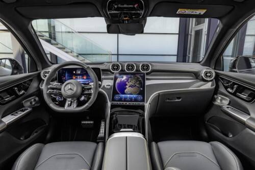 Więcej mocy, więcej wyposażenia, więcej radości z jazdy: nowy Mercedes-AMG GLC zastępuje swojego cenionego poprzednika i wprowadza liczne innowacje.