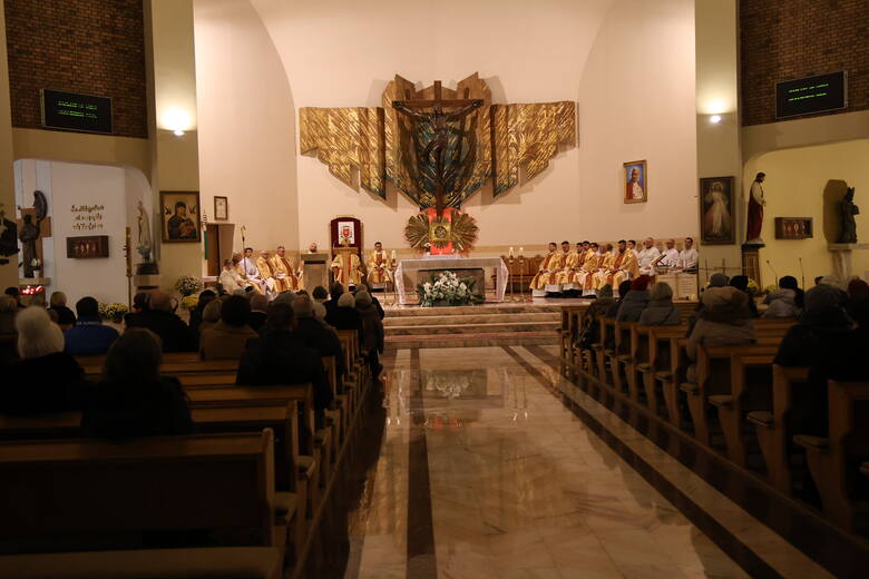 10 października 1982 roku Ojciec Święty Jan Paweł II poświęcił w Rzymie kamień węgielny pod budowę kościoła.